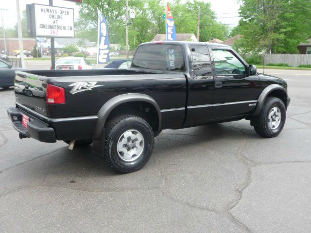 2003 Chevrolet S10 Pickup 3.5 SE Coupe