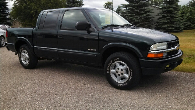 2003 Chevrolet S10 Pickup C300 Luxury Sedan 4D