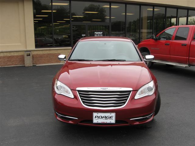 2011 Chrysler 200 SLT 25