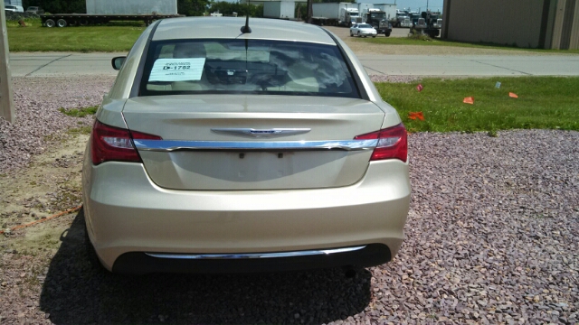 2011 Chrysler 200 Elk Conversion Van