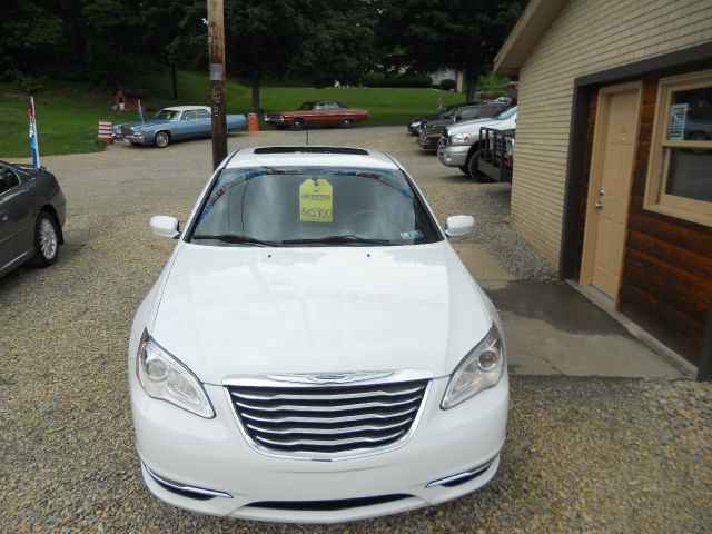 2011 Chrysler 200 2004 Jeep Sport