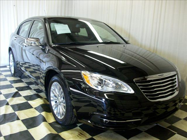 2011 Chrysler 200 SLT 25