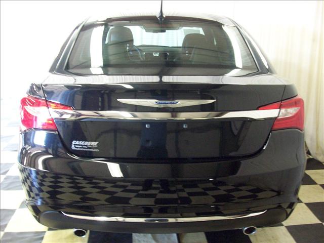 2011 Chrysler 200 SLT 25