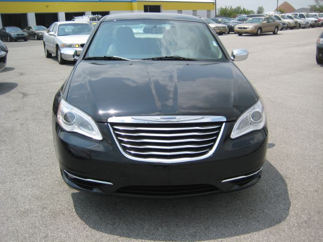 2011 Chrysler 200 SLT 25