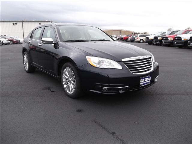 2012 Chrysler 200 SLT 25