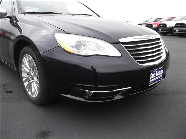 2012 Chrysler 200 SLT 25