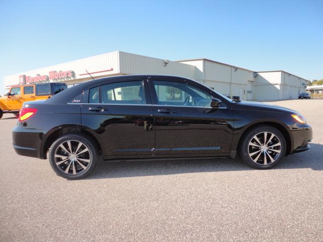 2012 Chrysler 200 XR