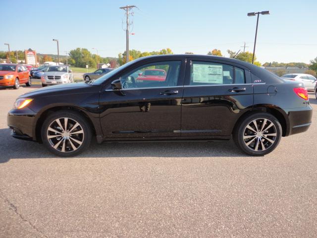 2012 Chrysler 200 XR