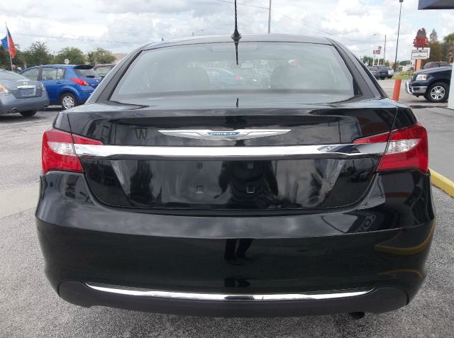 2012 Chrysler 200 SLT 25