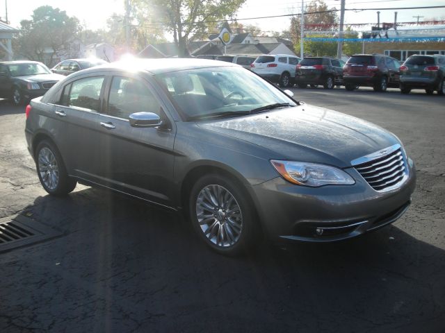 2012 Chrysler 200 SLT 25