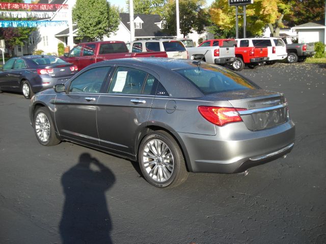 2012 Chrysler 200 SLT 25