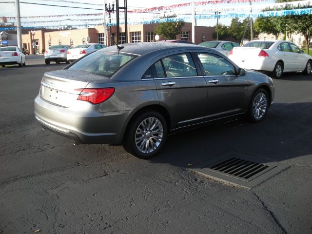 2012 Chrysler 200 SLT 25