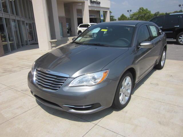 2012 Chrysler 200 4dr Sdn Auto