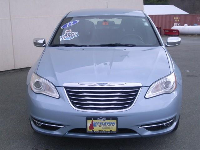 2012 Chrysler 200 SLT 25