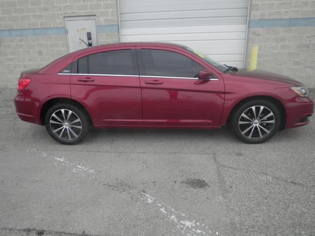 2012 Chrysler 200 SLT Club-cab