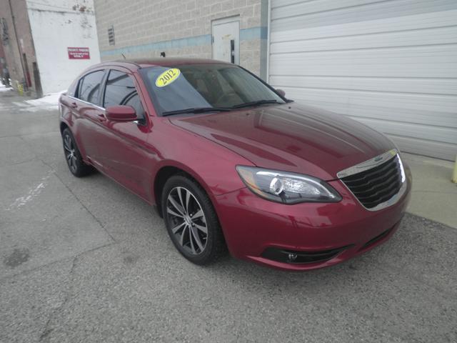 2012 Chrysler 200 SLT Club-cab