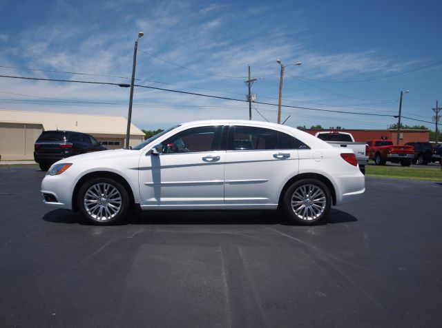 2012 Chrysler 200 SLT 25