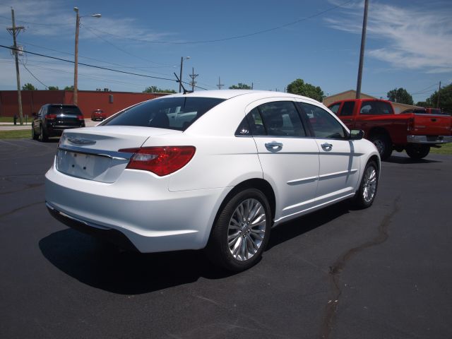 2012 Chrysler 200 SLT 25