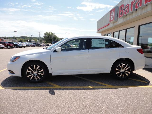 2012 Chrysler 200 XR