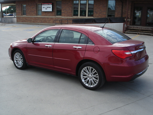 2012 Chrysler 200 SLT 25