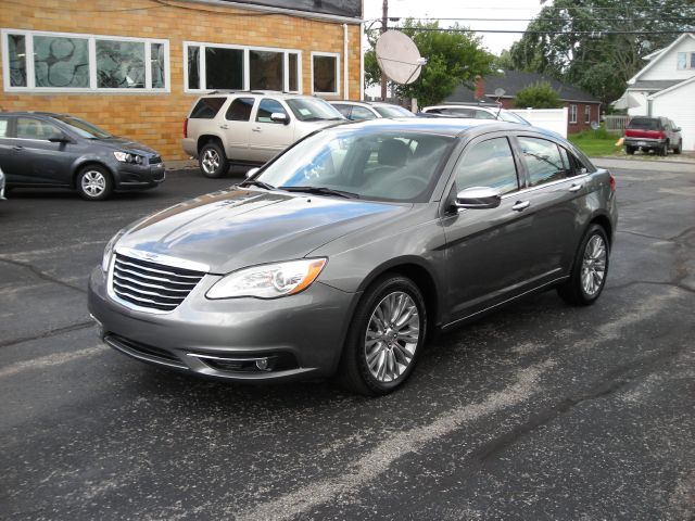 2012 Chrysler 200 SLT 25