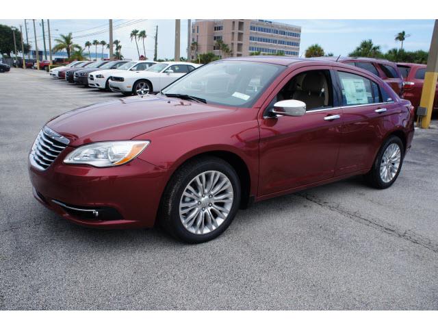 2013 Chrysler 200 SLT 25