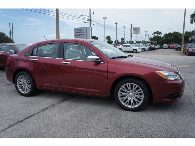 2013 Chrysler 200 SLT 25