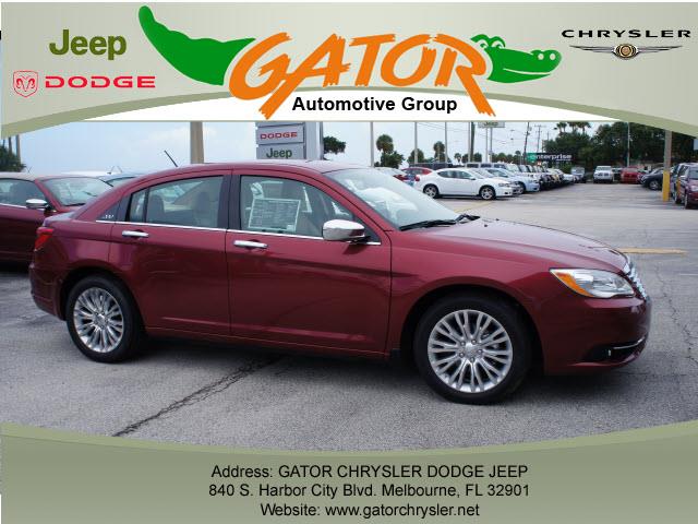 2013 Chrysler 200 SLT 25