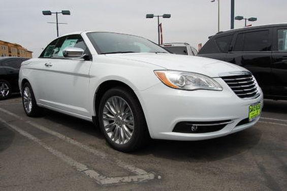 2013 Chrysler 200 SLT Quad Cab Long Bed 4WD