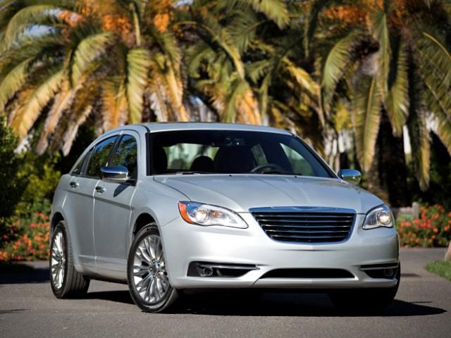 2013 Chrysler 200 5DR WGN AUTO (natl) Wagon