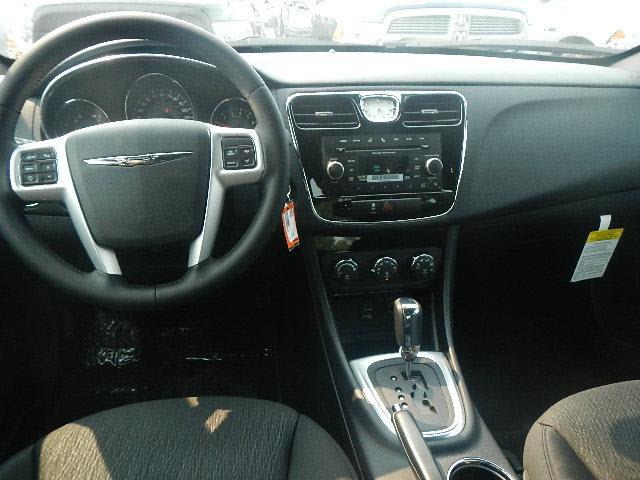 2013 Chrysler 200 Unknown