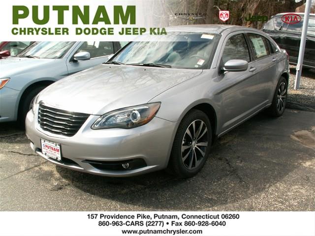 2013 Chrysler 200 SLT 25