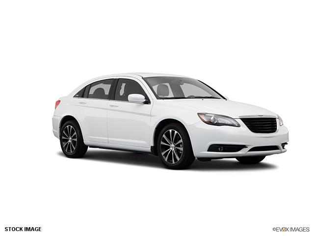 2013 Chrysler 200 Unknown