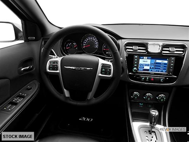 2013 Chrysler 200 Unknown