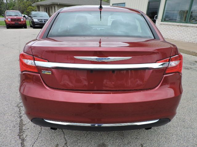 2013 Chrysler 200 Flat-bed 2WD