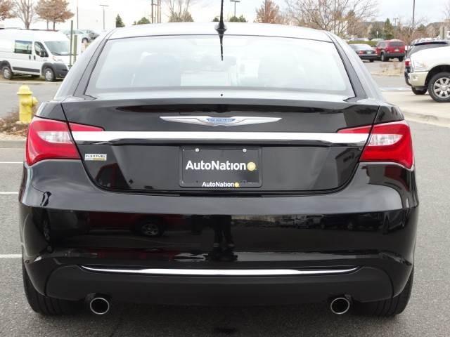 2013 Chrysler 200 SLT 25