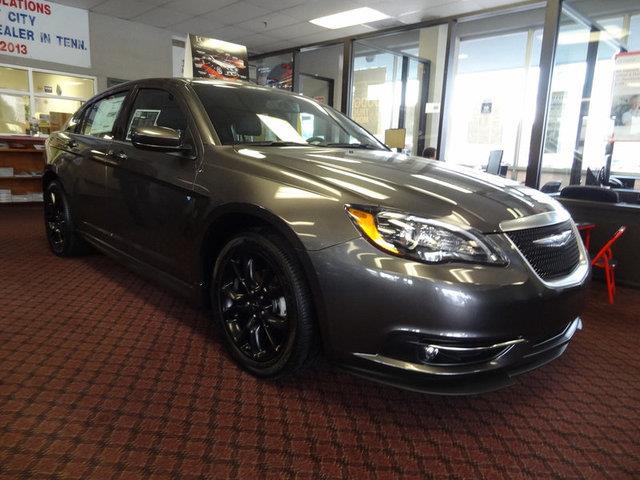 2014 Chrysler 200 SLT 25