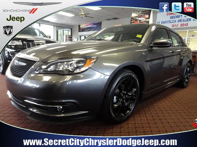 2014 Chrysler 200 SLT 25