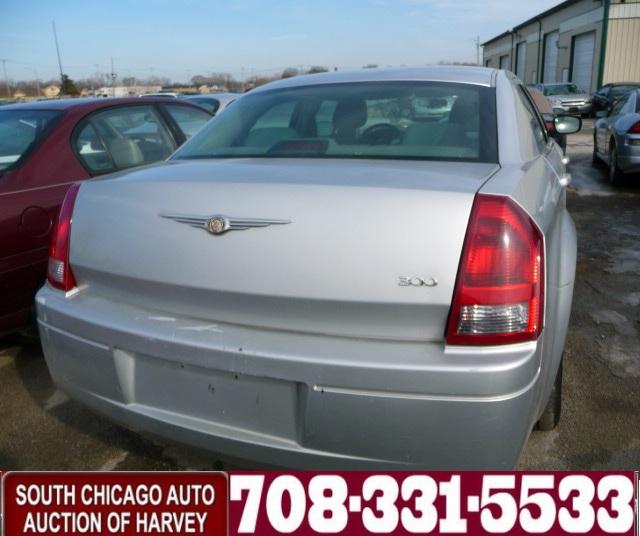 2005 Chrysler 300 Unknown