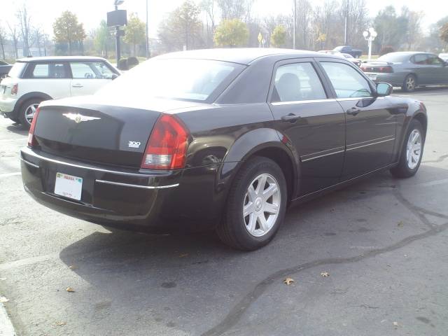 2005 Chrysler 300 3.5