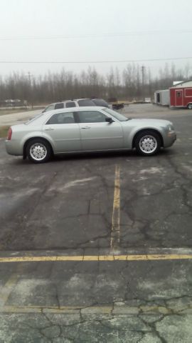 2005 Chrysler 300 Base