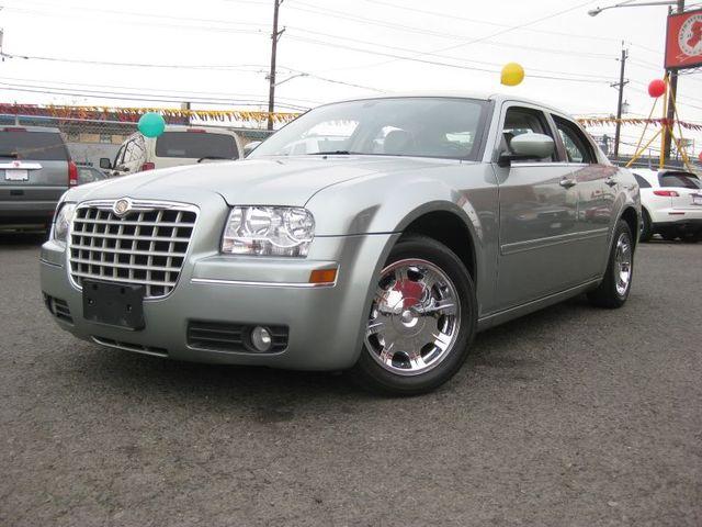 2005 Chrysler 300 Ext Cab 125.9 WB