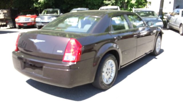 2005 Chrysler 300 Base