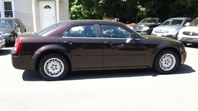 2005 Chrysler 300 Base