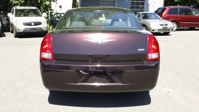 2005 Chrysler 300 Base