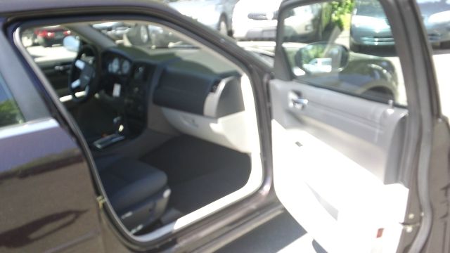 2005 Chrysler 300 Base