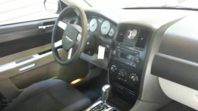 2005 Chrysler 300 Base