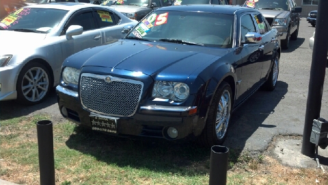 2005 Chrysler 300 Regular Cab