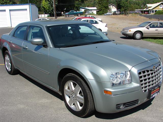 2005 Chrysler 300 RX 35