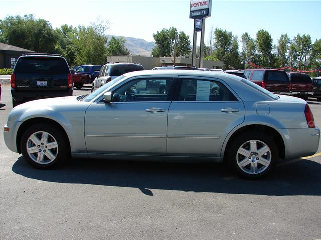 2005 Chrysler 300 RX 35